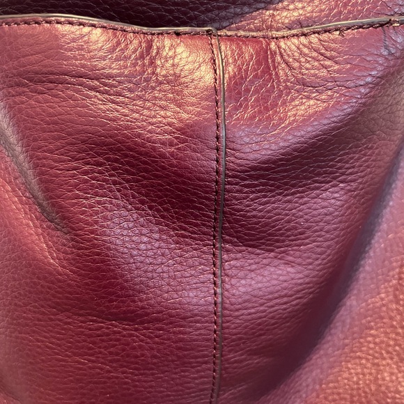 G.I.L.I. Pebble Wine Leather Leather Fringe Handbag - Picture 5 of 7